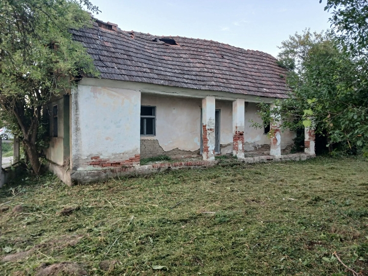 Građevinsko imanje 1.958 m² uz glavnu cestu – Općina Crnac