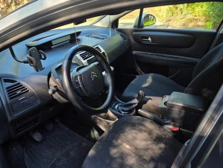 Citroen C4 Runner pack 1.6 benzin