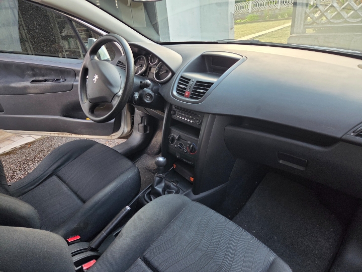 Peugeot 207 1.4 16V