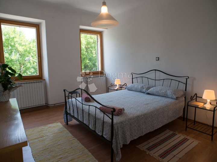 Ekskluzivno u Dogmi, renovirana kamena kuća u centru