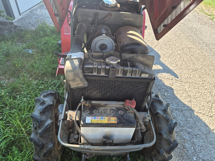 Traktor Yanmar ke3