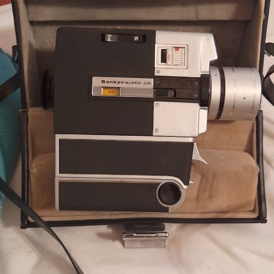 Retro Super 8 kamera Sankyo Super CM-300 + originalna torba (Vintage)