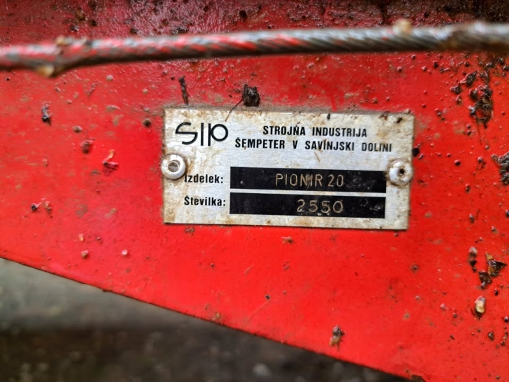 Samoutovarna prikolica