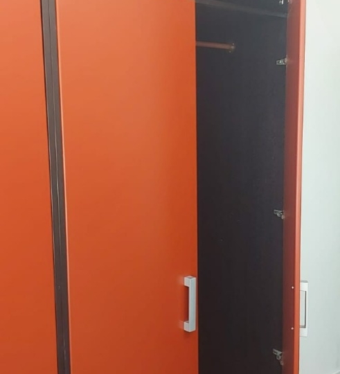 Kompletna spavaća soba od punog drveta – nikad korištena