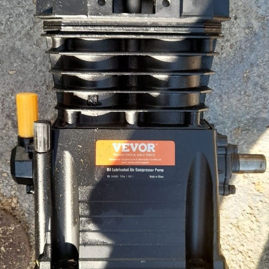 Nova glava kompresora VEVOR 3 HP (dvocilindrična) – nekorišteno!