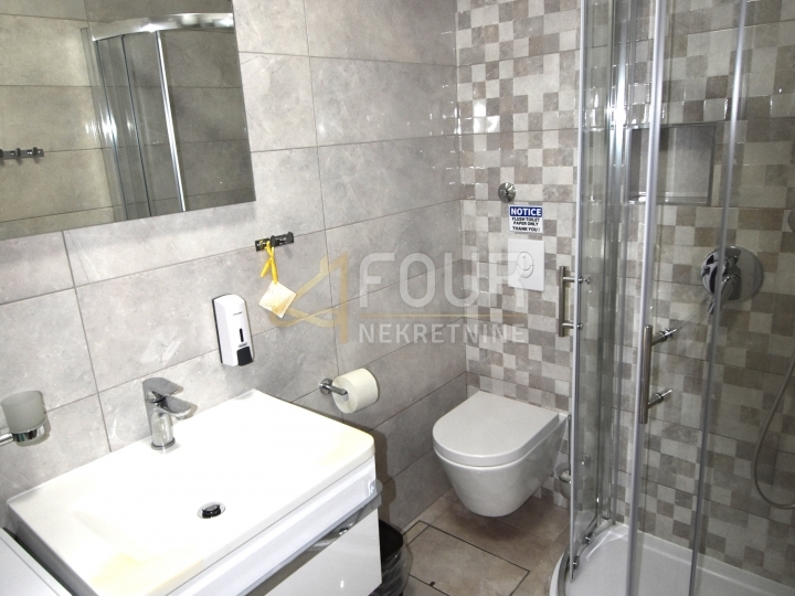 Otok Krk, Malinska, 1S+DB, okućnica 77m2 + parkirno mjesto