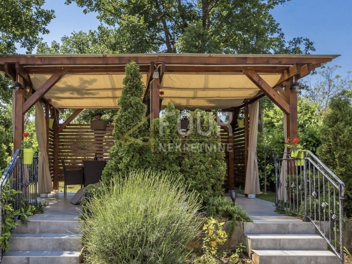 Otok Krk, Malinska, 1S+DB, okućnica 81m2 + parkirno mjesto