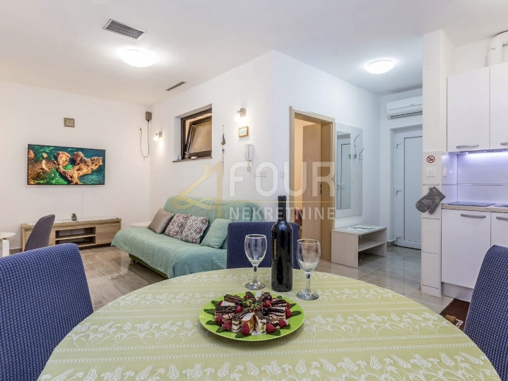 Otok Krk, Malinska, 1S+DB, okućnica 81m2 + parkirno mjesto
