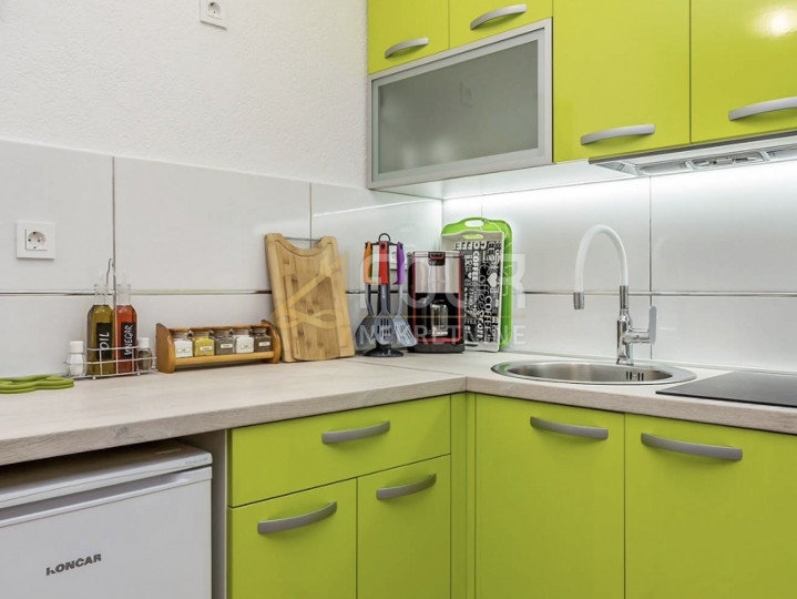 Otok Krk, Malinska, 1S+DB, okućnica 81m2 + parkirno mjesto