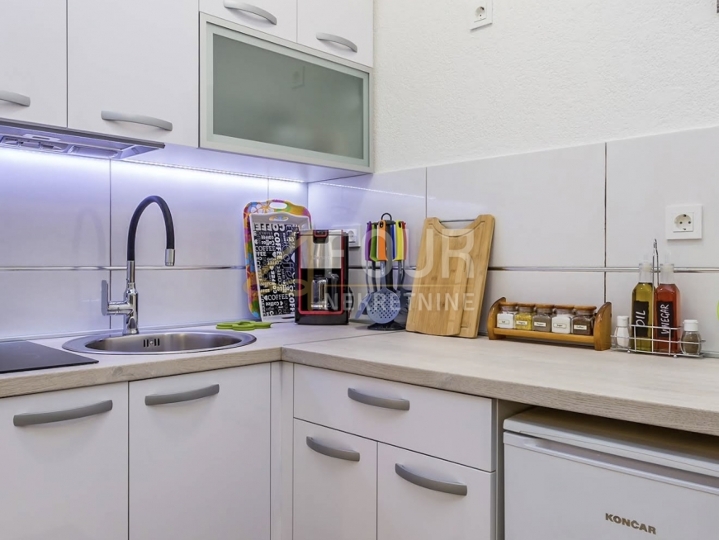Otok Krk, Malinska, 1S+DB, okućnica 81m2 + parkirno mjesto