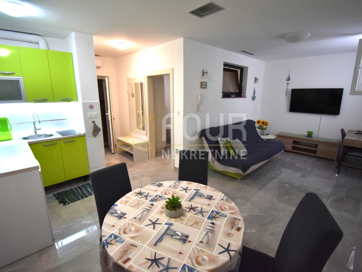 Otok Krk, Malinska, 1S+DB, okućnica 81m2 + parkirno mjesto