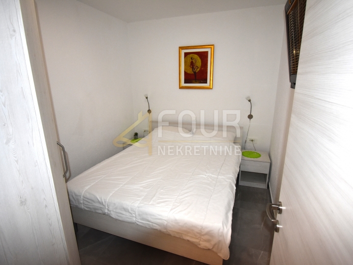Otok Krk, Malinska, 1S+DB, okućnica 81m2 + parkirno mjesto