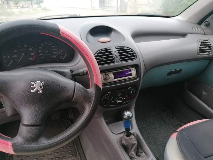 Peugeot 206