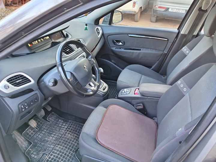 Renault Megane Scenic, 2013. god.