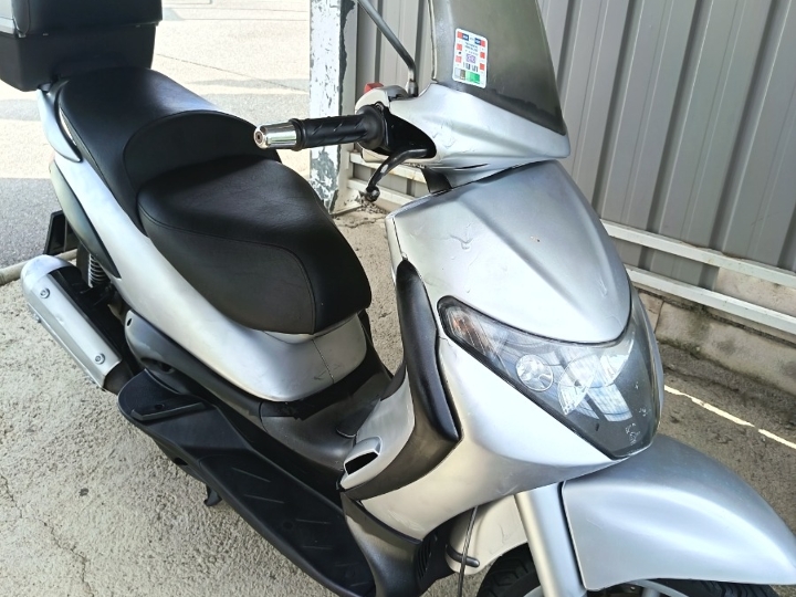 Piaggio Beverly 200