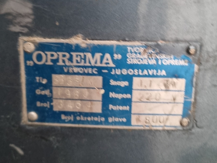 Stroj za brušenje parketa