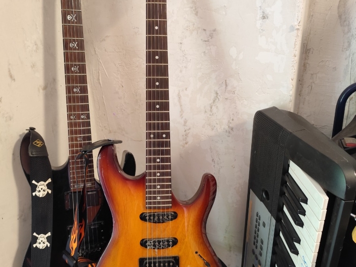 Ibanez električna gitara