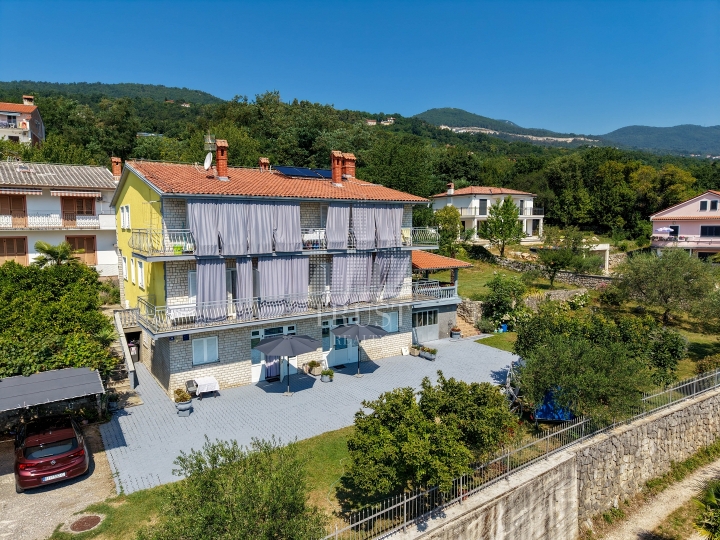 Opatija, Oprič - apartmanska kuća za prodaju