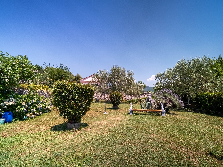 Opatija, Oprič - apartmanska kuća za prodaju