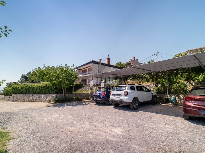 Opatija, Oprič - apartmanska kuća za prodaju