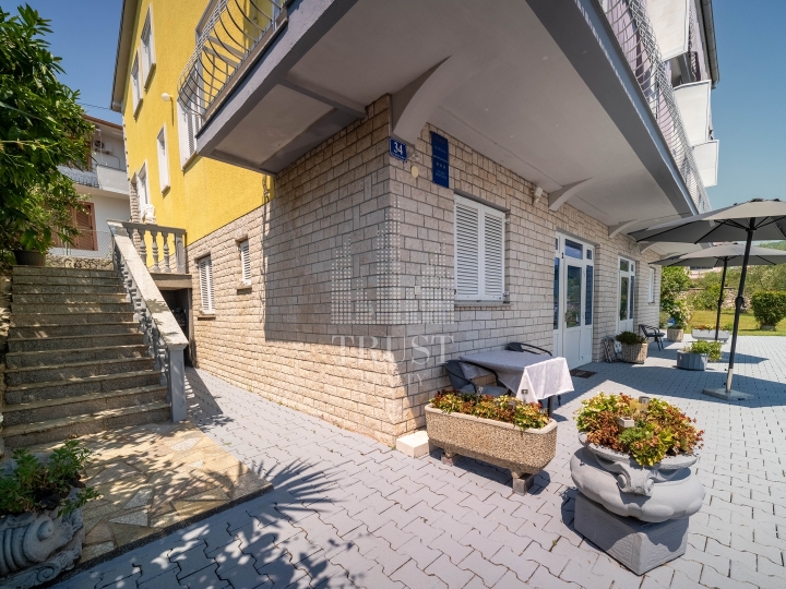Opatija, Oprič - apartmanska kuća za prodaju