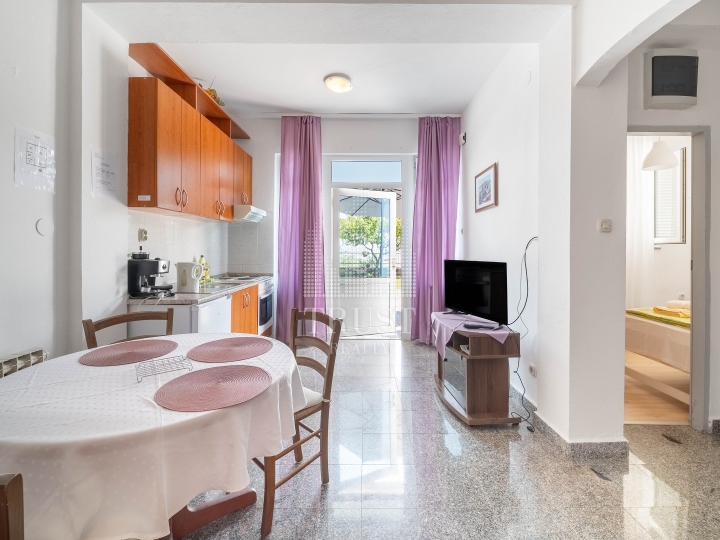 Opatija, Oprič - apartmanska kuća za prodaju