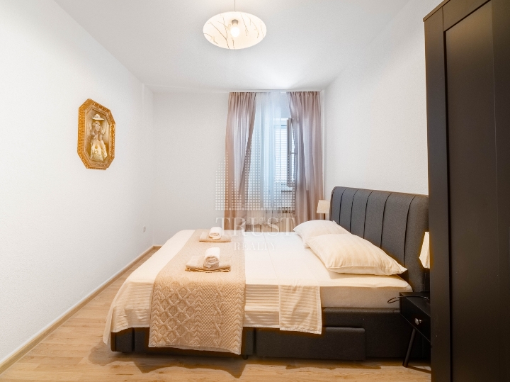 Opatija, Oprič - apartmanska kuća za prodaju
