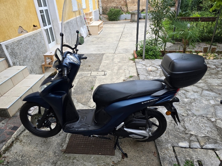 Honda Vision 110 cm3, 2024. god.