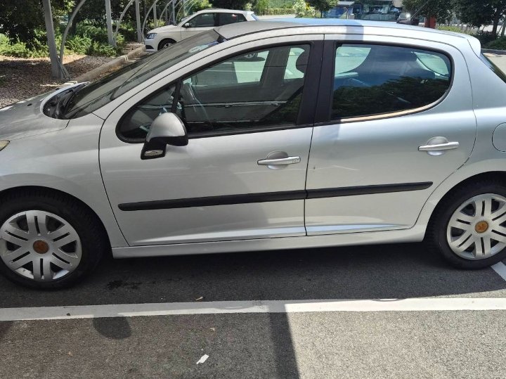 Peugeot 207 1.6 HDI, 80 kW
