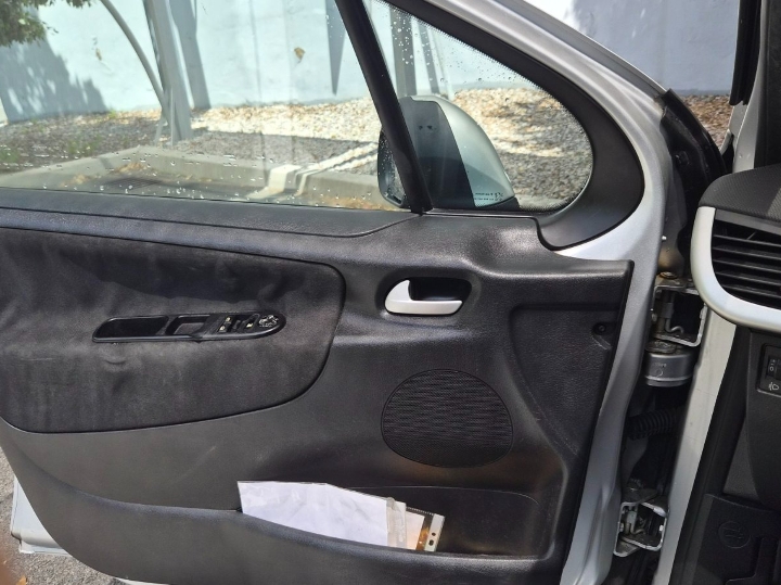 Peugeot 207 1.6 HDI, 80 kW