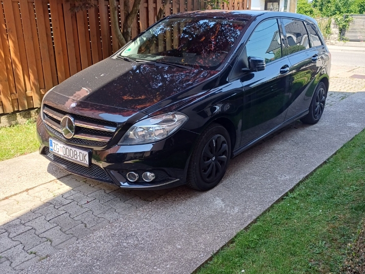 Mercedes B klasa 220 CDI, prva vlasnica