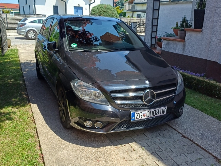 Mercedes B klasa 220 CDI, prva vlasnica