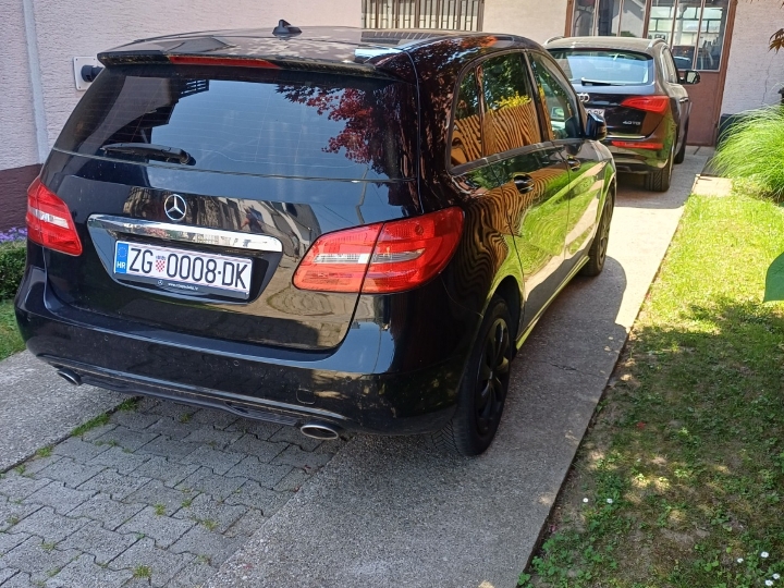 Mercedes B klasa 220 CDI, prva vlasnica