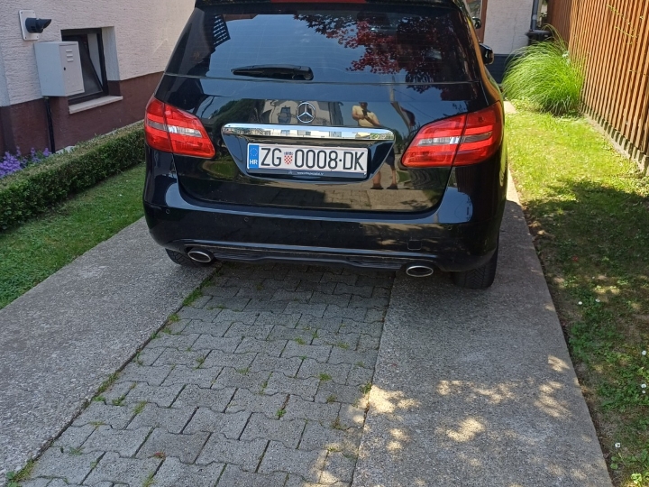 Mercedes B klasa 220 CDI, prva vlasnica