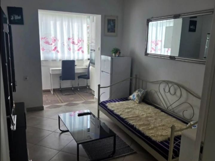 🏡 Rujevica – najam stana (1S+DB), 40 m² + terasa i vrt 🌿