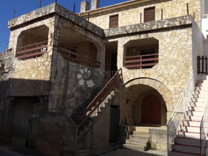 Kamena kuća s okućnicom i konobom – Bašćanska Draga - Krk