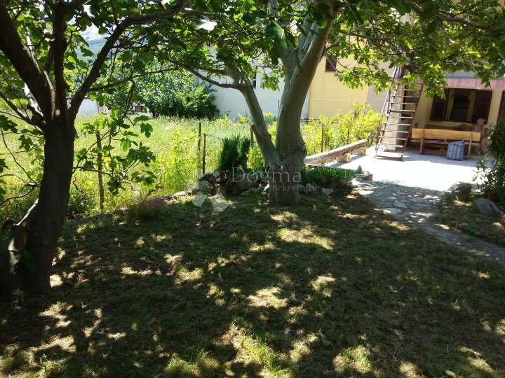 Kamena kuća s okućnicom i konobom – Bašćanska Draga - Krk