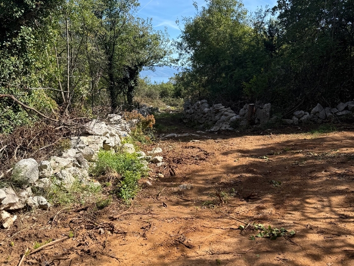 Otok Krk poljop. Zemljište blizu mora