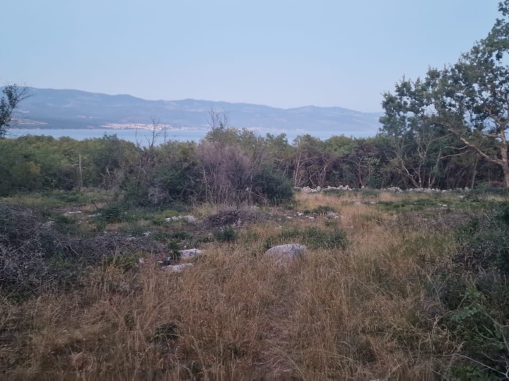Otok Krk, poljop. zemljište blizu mora