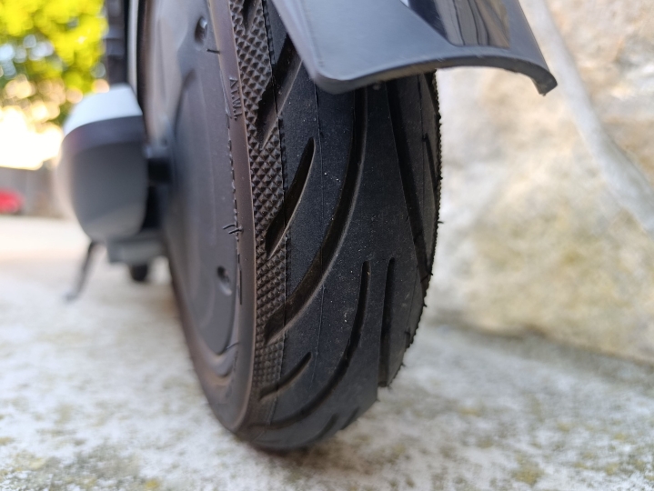 Segway Ninebot E2 Pro el. romobil– 458 km – očuvan – kvar motora