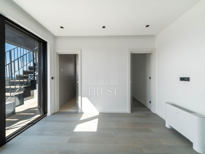 Krk - luksuzni penthouse s panoramskom terasom