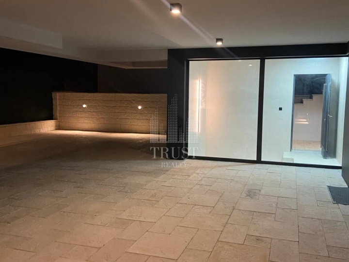 Apartman u prizemlju s privatnim bazenom u gradu Krku