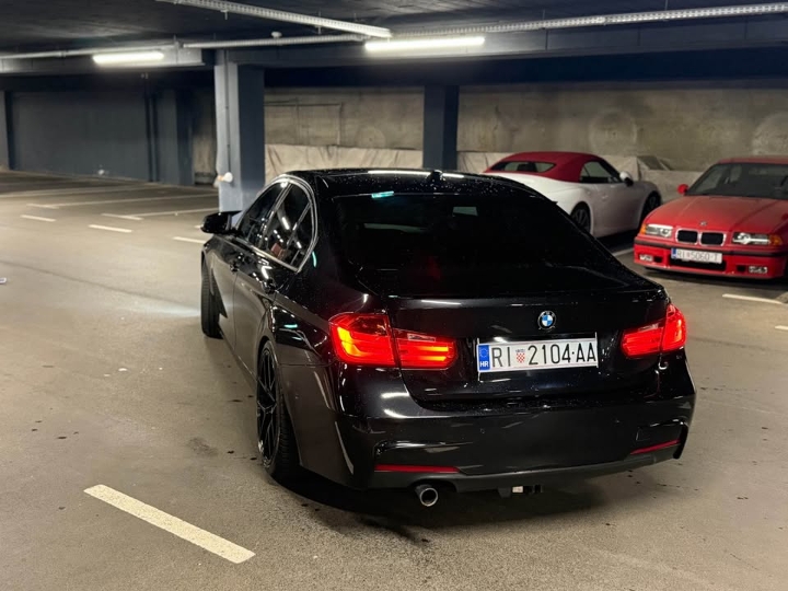 BMW F30 318d automatik