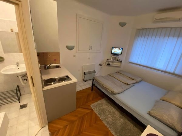 Stan, apartman, sobe, kuća za smještaj radnika,Osijek gradilište KBC