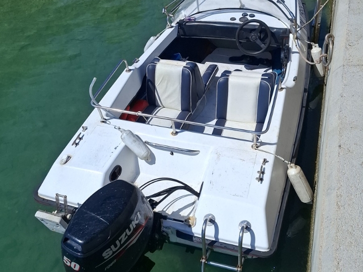 Gliser 4,30m + Suzuki 50 4T + prikolica + vez u Mrtvom kanalu