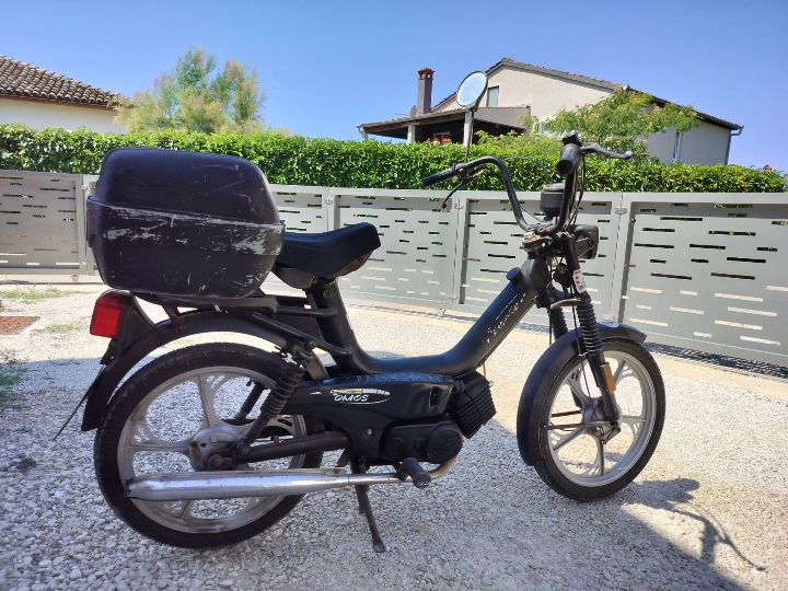 Tomos