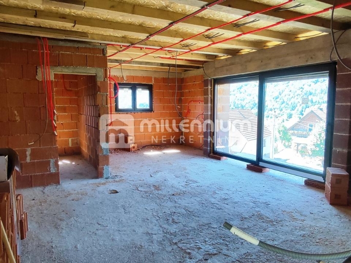 Severin na Kupi, 310m2, 3 samostojeće kuće