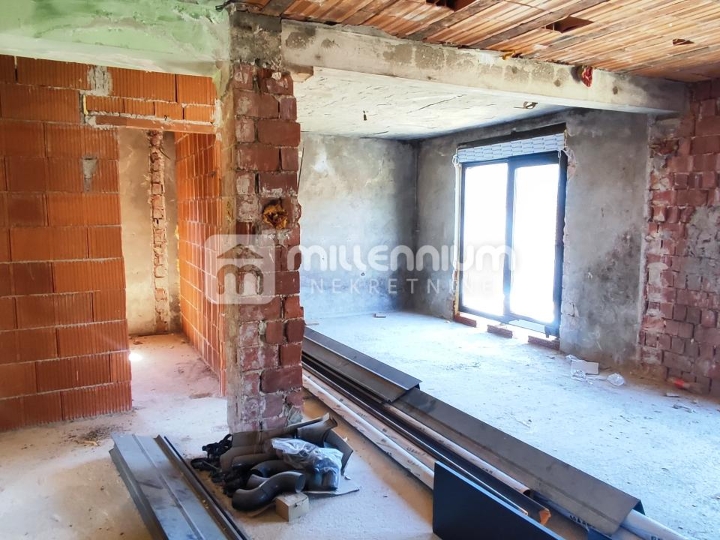 Severin na Kupi, 310m2, 3 samostojeće kuće