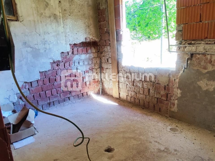 Severin na Kupi, 310m2, 3 samostojeće kuće