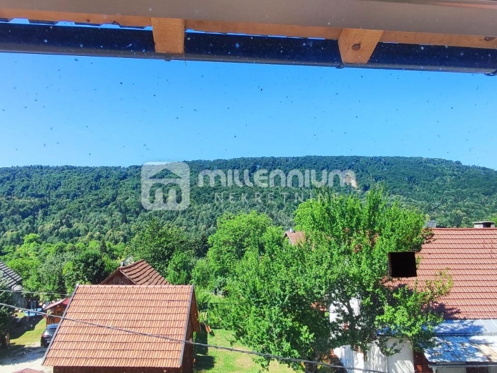 Severin na Kupi, 310m2, 3 samostojeće kuće